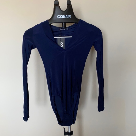 Boohoo plunge neckline long sleeve bodysuit in US 2 - Picture 3 of 11